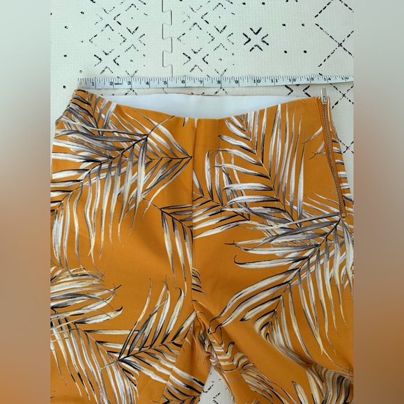 WHITE HOUSE BLACK MARKET PALM PRINT SKINNY‎ CROP PANTS 4 NWOT - Picture 10 of 12